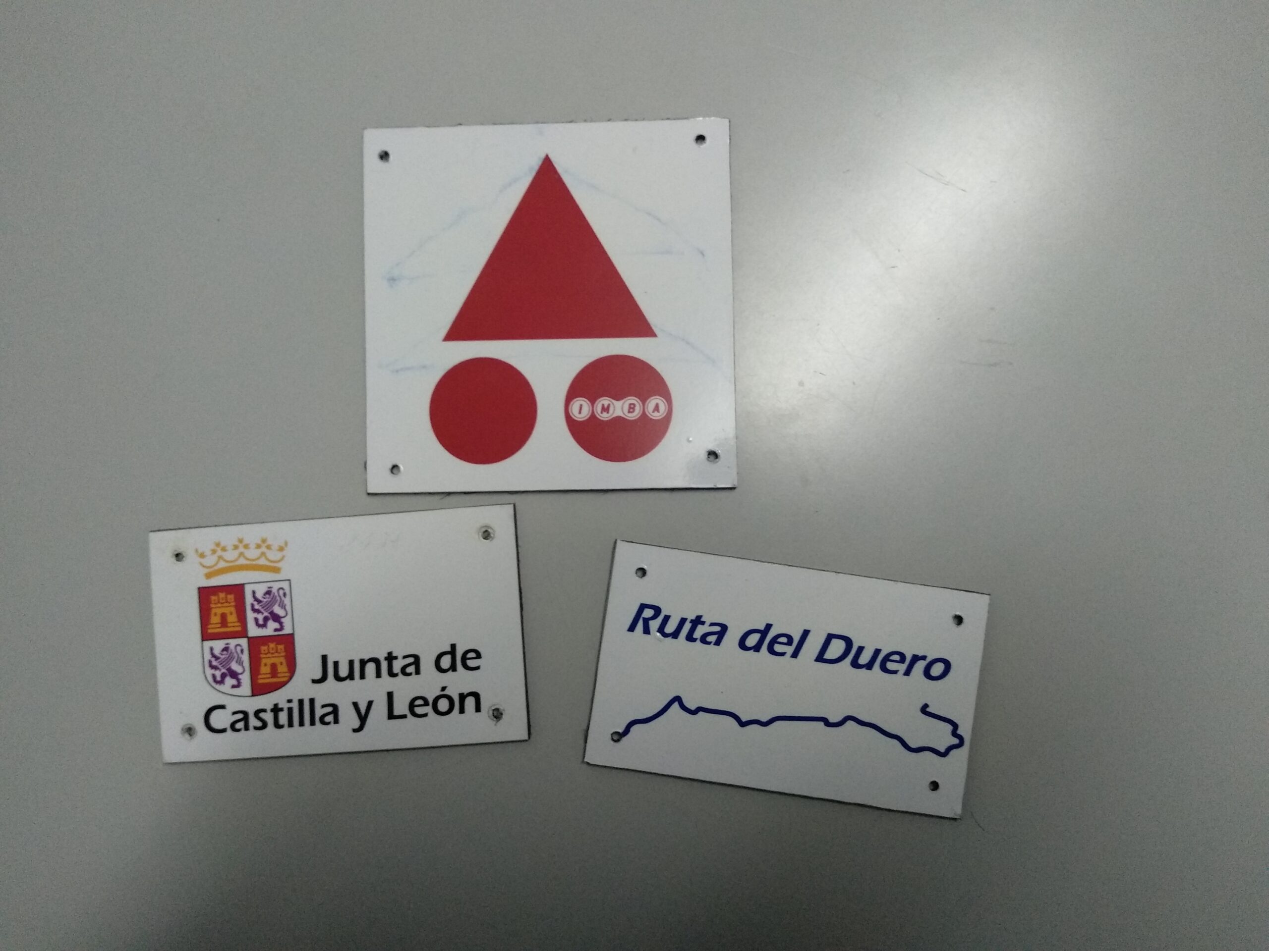 Diseño e Impresión de Placas Personalizadas